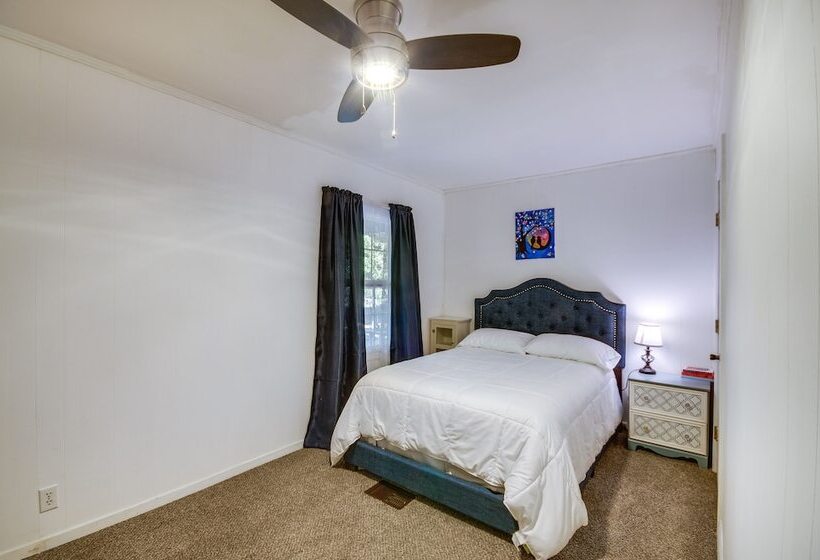 Charming Natchez Cottage W/ Sunroom!