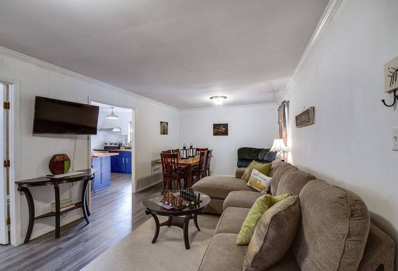 Charming Natchez Cottage W/ Sunroom!