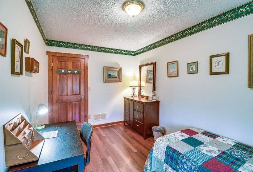 Charming Newark Home < 10 Mi To Buckeye Lake