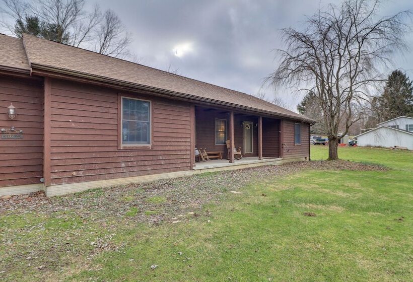 Charming Newark Home < 10 Mi To Buckeye Lake