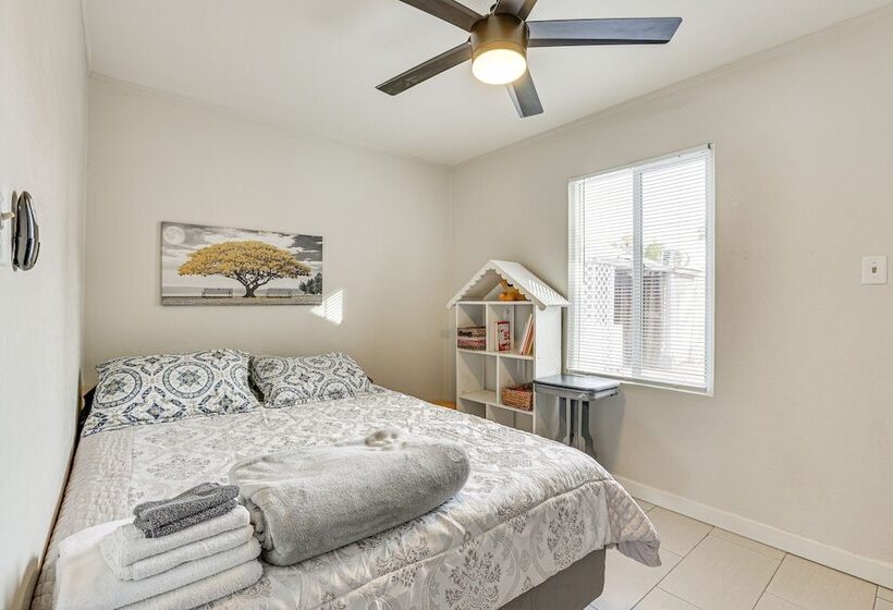 Charming Phoenix Home ~ 5 Mi To Downtown!