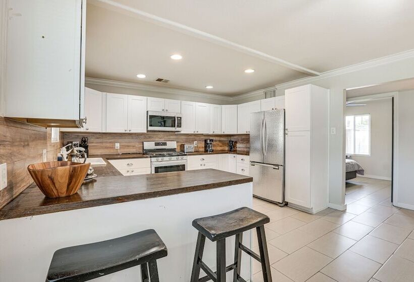 Charming Phoenix Home ~ 5 Mi To Downtown!