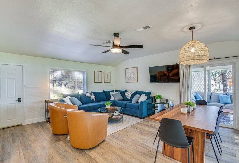 Private Dock: Charming Cedar Creek Retreat!