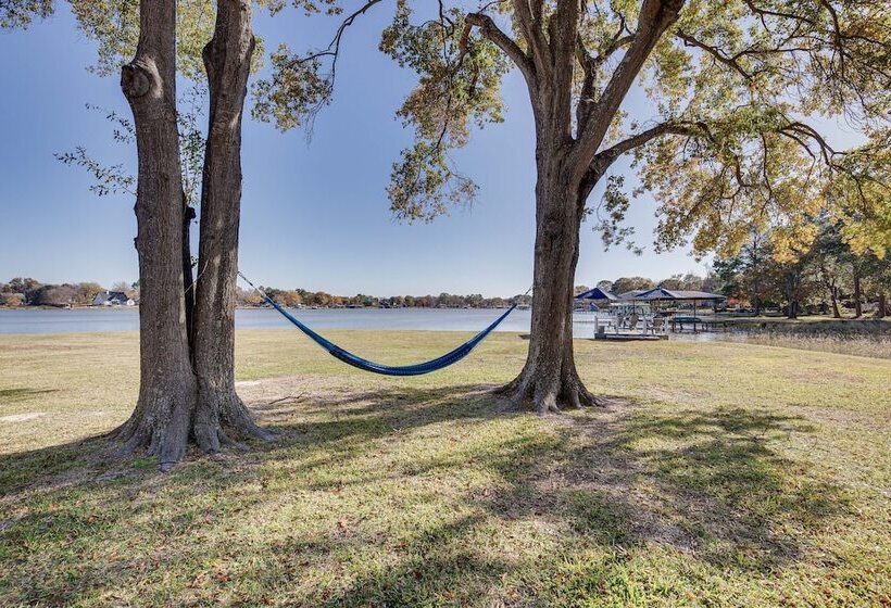 Private Dock: Charming Cedar Creek Retreat!