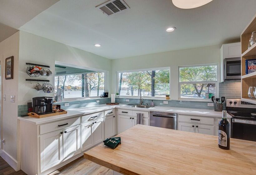 Private Dock: Charming Cedar Creek Retreat!