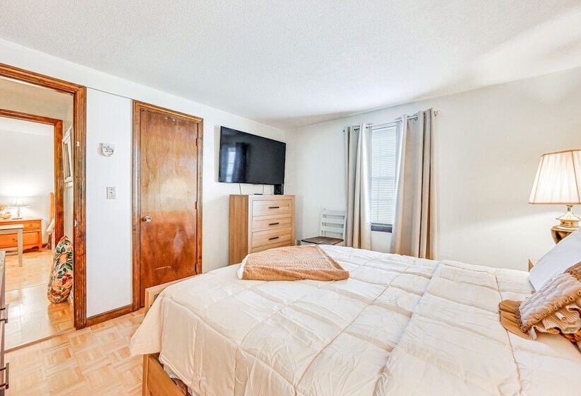 Charming Windsor Home W/ Private Backyard!