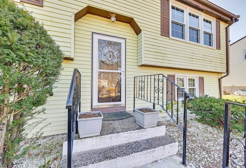 Charming Windsor Home W/ Private Backyard!