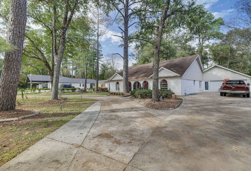 Chic Houston Home W/ Patio, Near Old Town Spring!