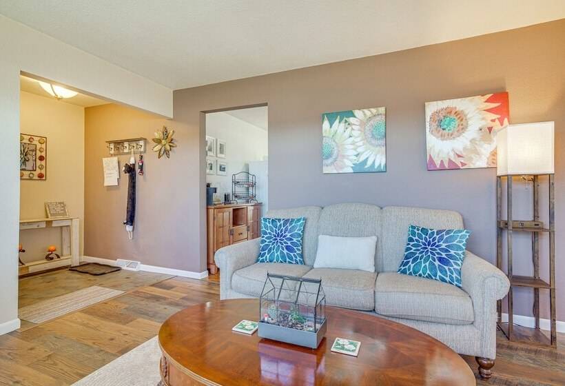 Chippewa Falls Vacation Rental: 6 Mi To Eau Claire