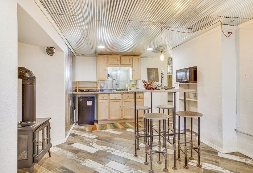 Chippewa Falls Vacation Rental: 6 Mi To Eau Claire