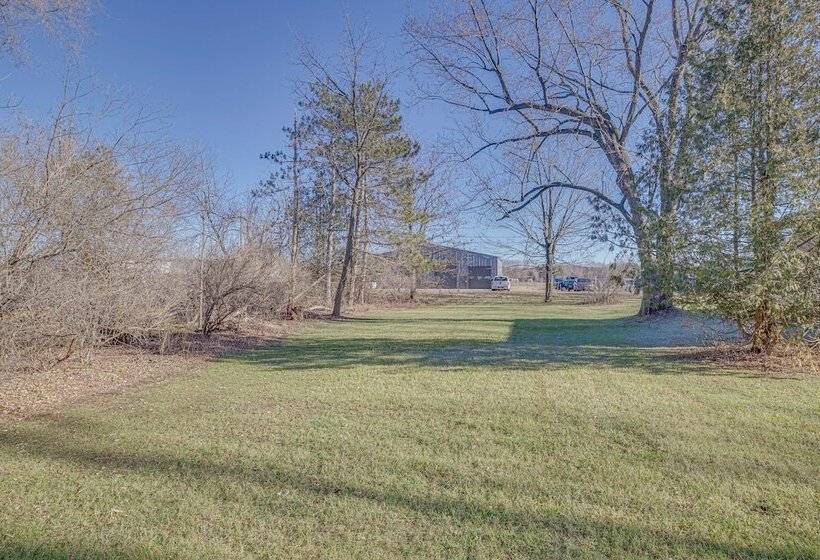 Chippewa Falls Vacation Rental: 6 Mi To Eau Claire