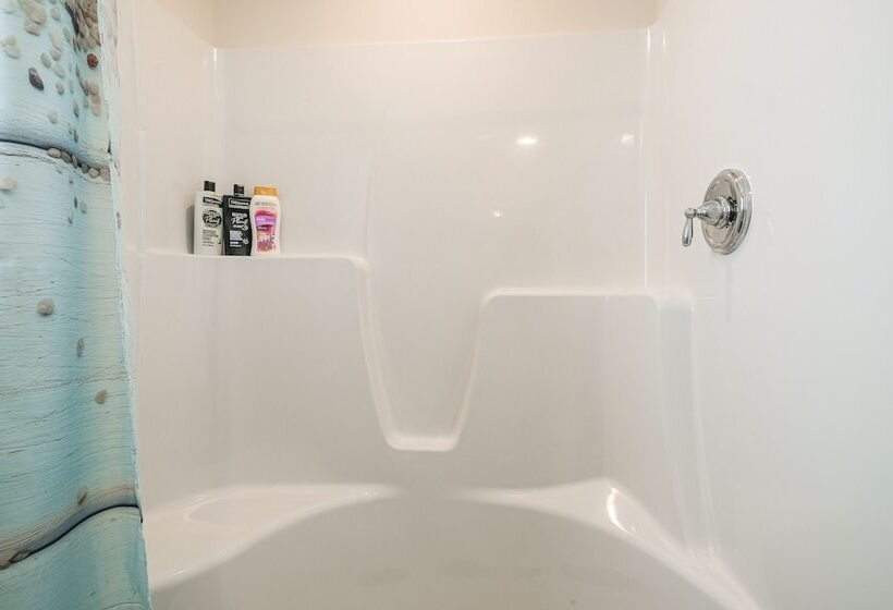 Coastal Virginia Home W/ Private Beach Access!