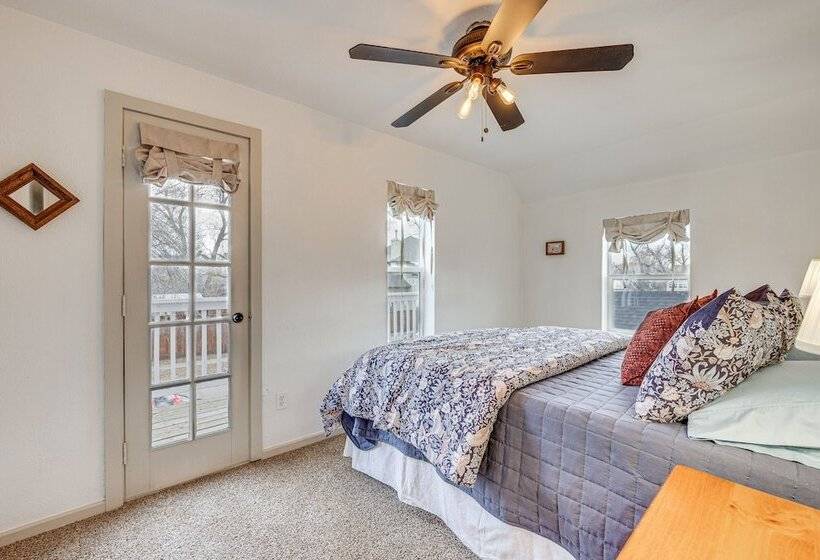 Colorado Springs Home: Balcony W/ Mountain Views!