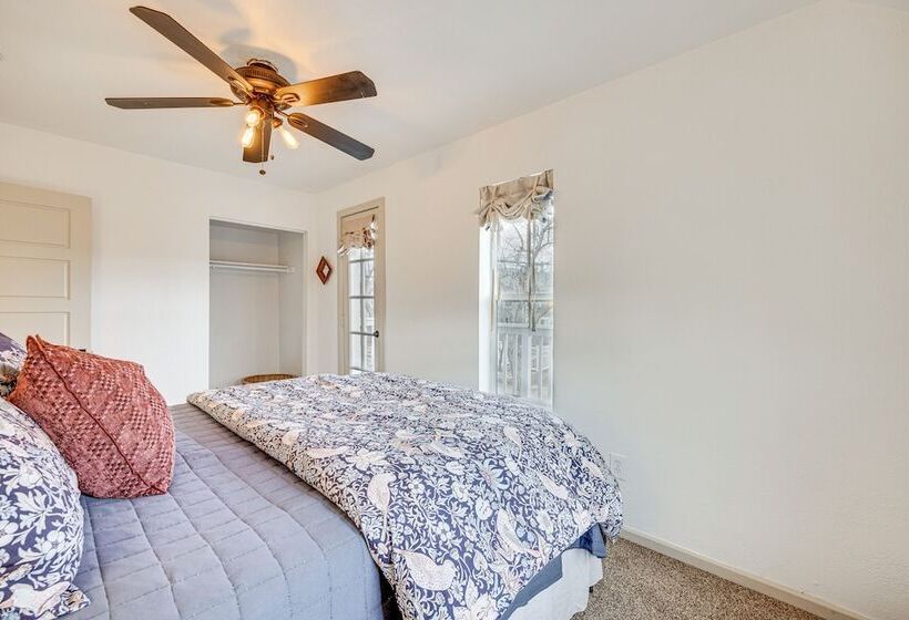 Colorado Springs Home: Balcony W/ Mountain Views!