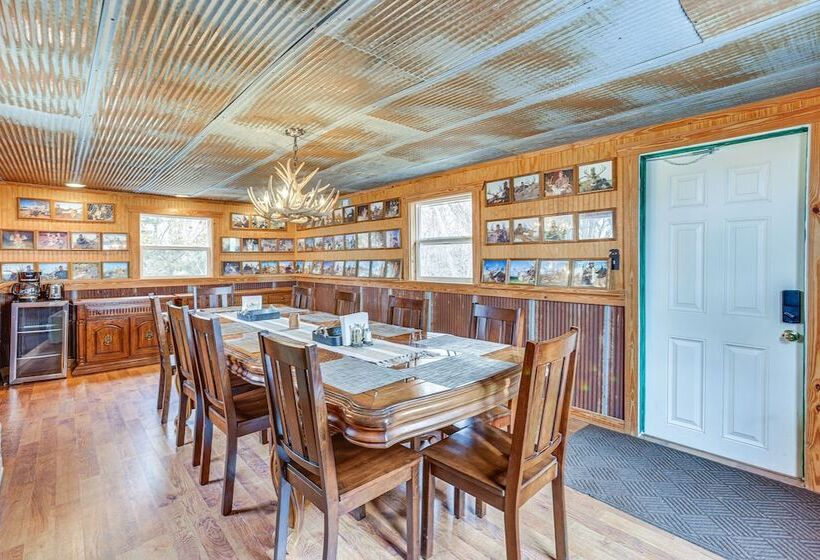 Comanche County Home Near Hunting & Fishing!