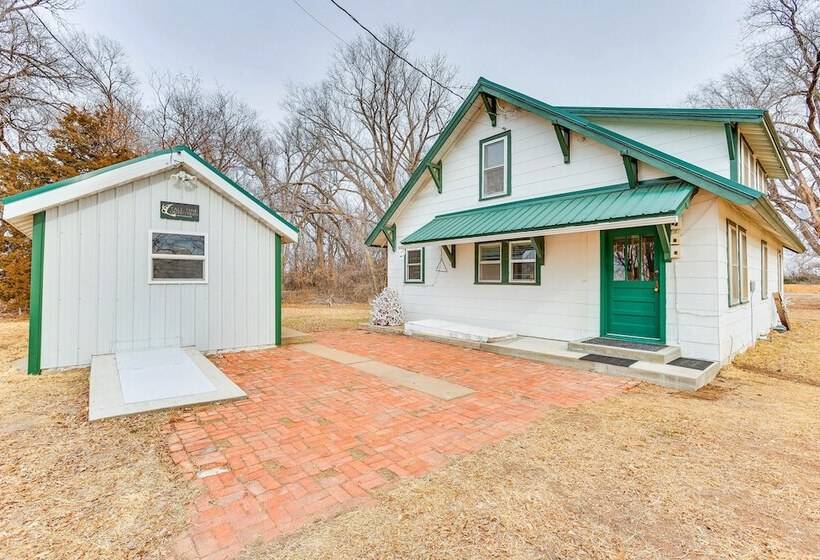 Comanche County Home Near Hunting & Fishing!