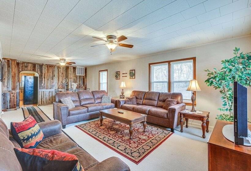 Comanche County Home Near Hunting & Fishing!