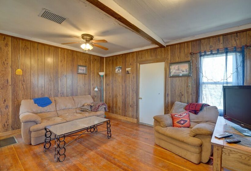 Corral Creek Cow Camp: Pet Friendly Circle Cabin