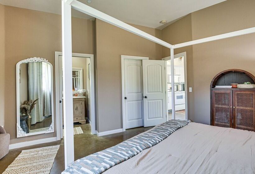 Cozy Alpine Cottage Near Casinos & Trails!