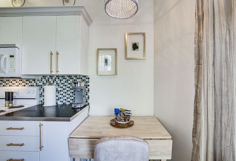 Cozy Alpine Cottage Near Casinos & Trails!