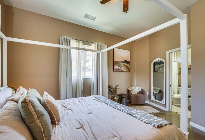 Cozy Alpine Cottage Near Casinos & Trails!