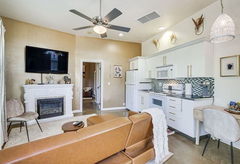 Cozy Alpine Cottage Near Casinos & Trails!