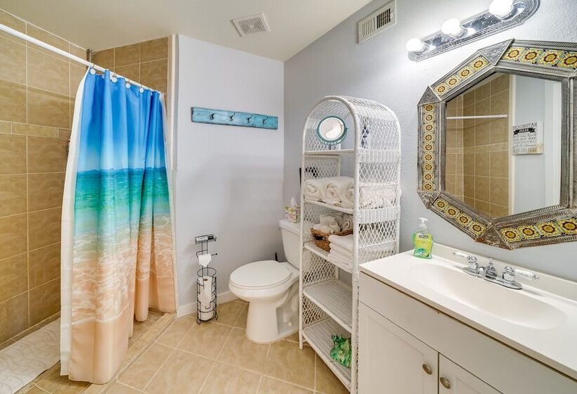 Cozy Bandera Cottage W/ Medina River Access!