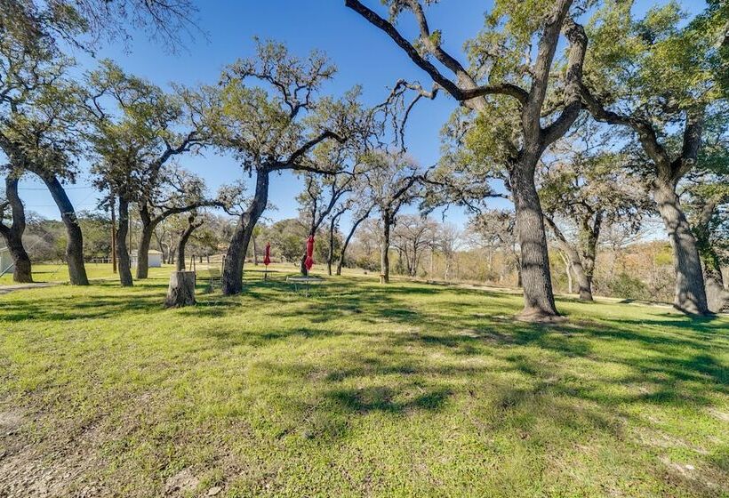 Cozy Bandera Cottage W/ Medina River Access!