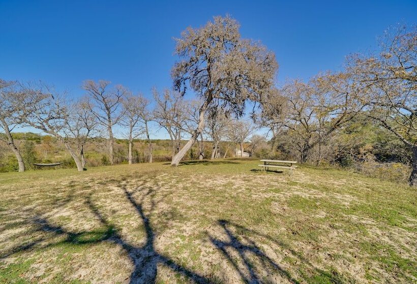 Cozy Bandera Cottage W/ Medina River Access!