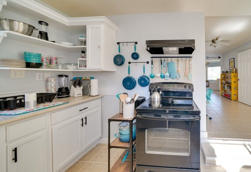 Cozy Bandera Cottage W/ Medina River Access!