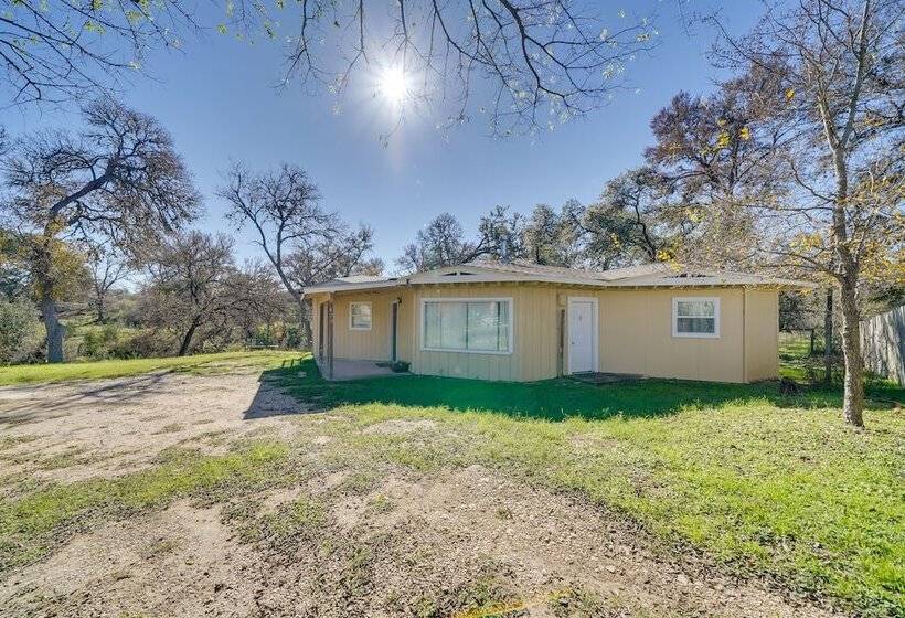 Cozy Bandera Cottage W/ Medina River Access!