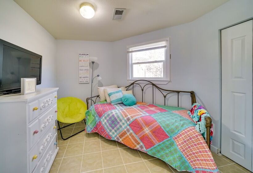 Cozy Bandera Cottage W/ Medina River Access!