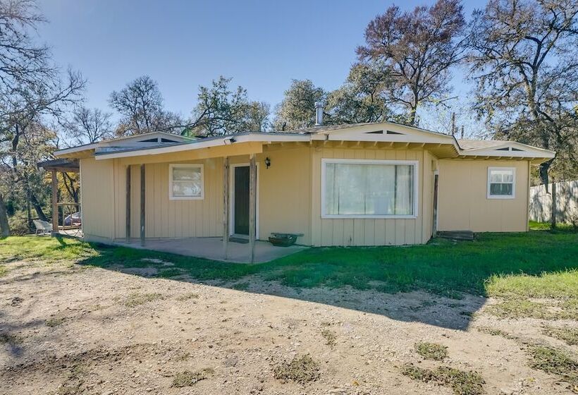 Cozy Bandera Cottage W/ Medina River Access!