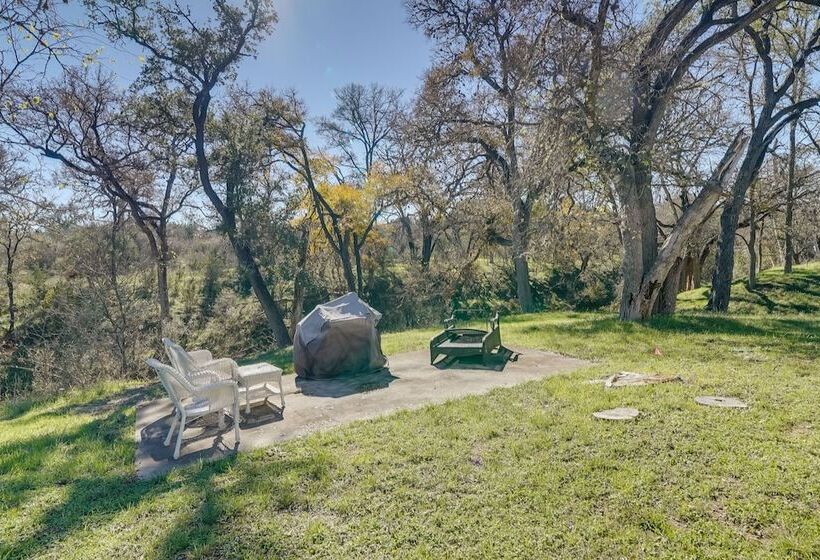 Cozy Bandera Cottage W/ Medina River Access!