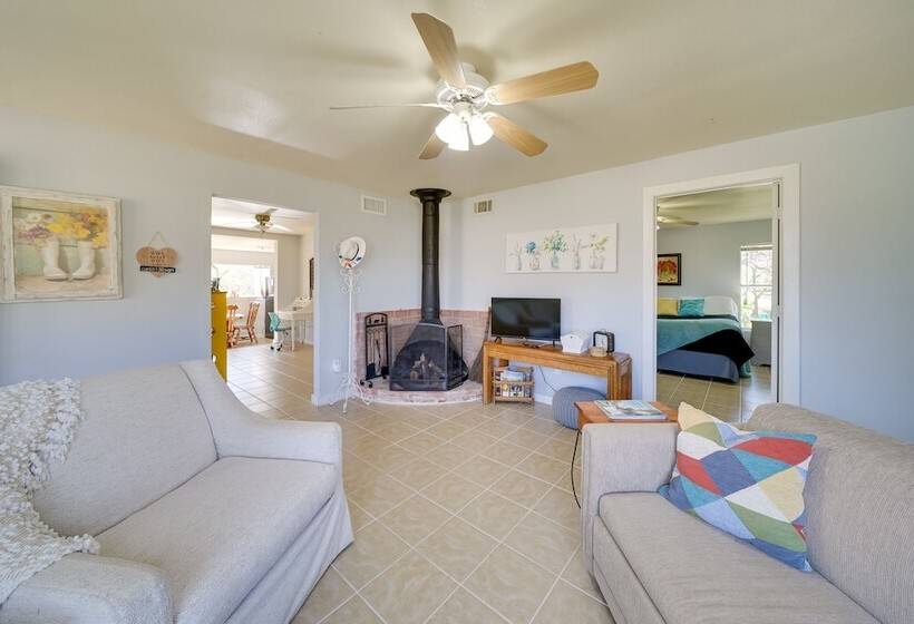 Cozy Bandera Cottage W/ Medina River Access!