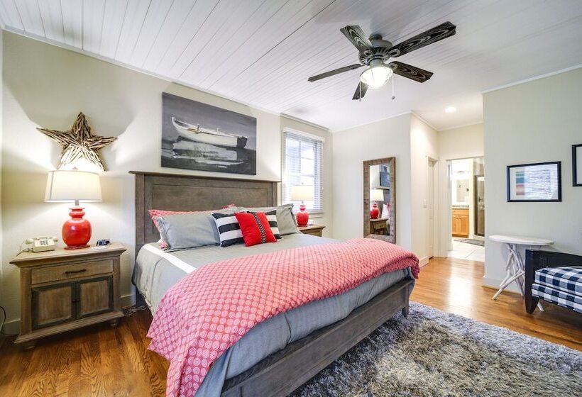 Hike & Boat: Cozy Bear Lake Cottage!