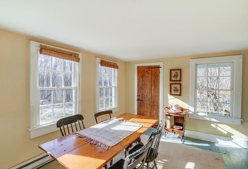 Cozy Berkshires Cottage W/ 11 Private Acres!