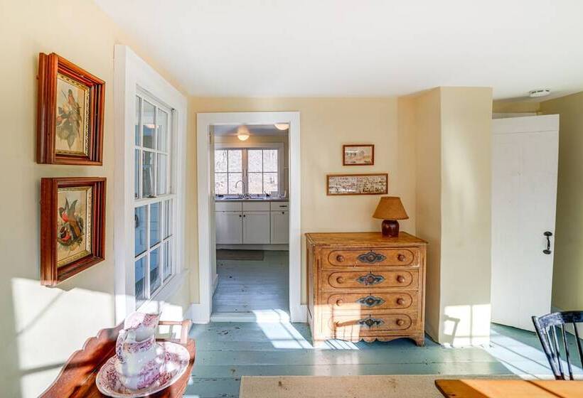 Cozy Berkshires Cottage W/ 11 Private Acres!