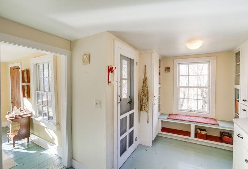 Cozy Berkshires Cottage W/ 11 Private Acres!