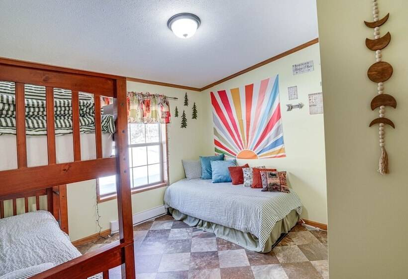 Cozy Home W/ Playground: Near Hunter Ski Resort!