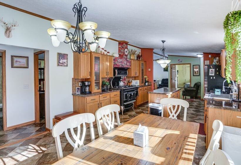 Cozy Home W/ Playground: Near Hunter Ski Resort!