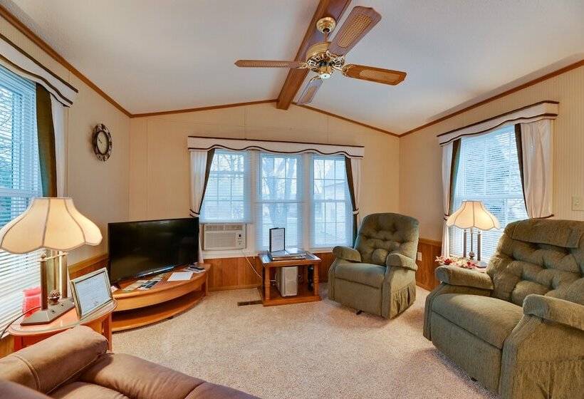 Cozy Lakemont Getaway, 11 Mi To Watkins Glen!