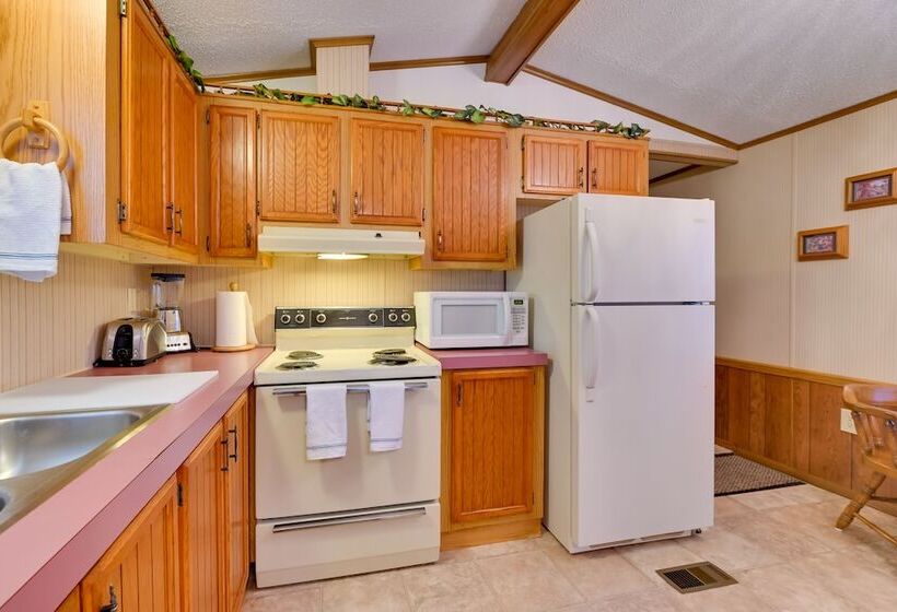 Cozy Lakemont Getaway, 11 Mi To Watkins Glen!