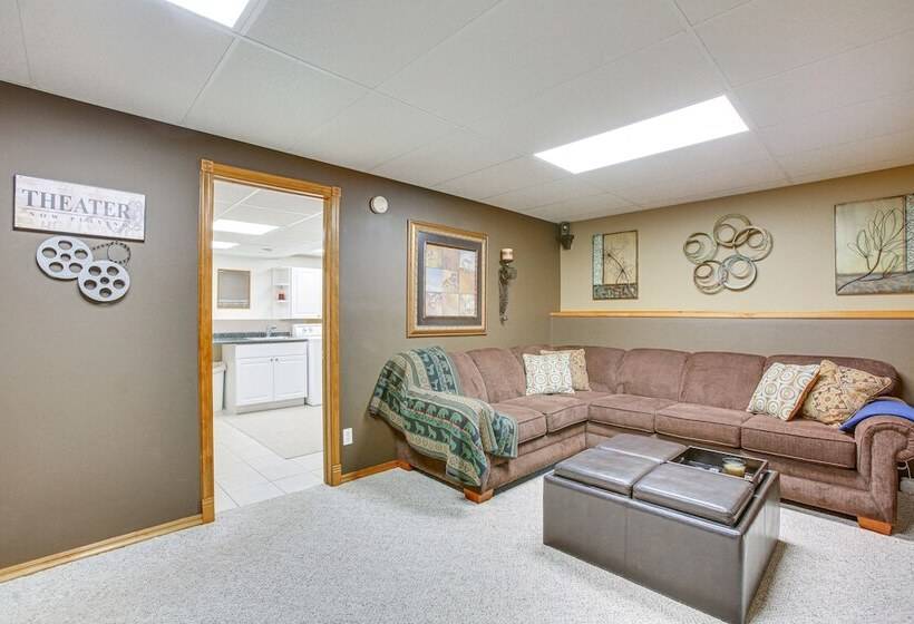 Cozy Michigan Retreat Near Sleeping Bear Dunes!