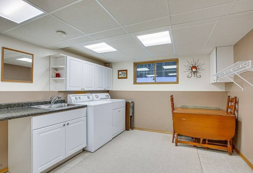 Cozy Michigan Retreat Near Sleeping Bear Dunes!