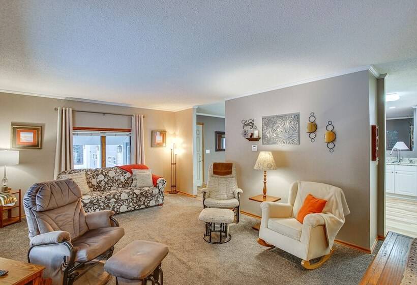 Cozy Michigan Retreat Near Sleeping Bear Dunes!