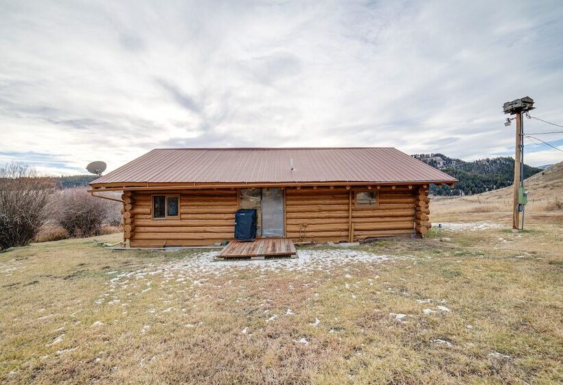 Yellowstone Cabin Getaway Near National Park