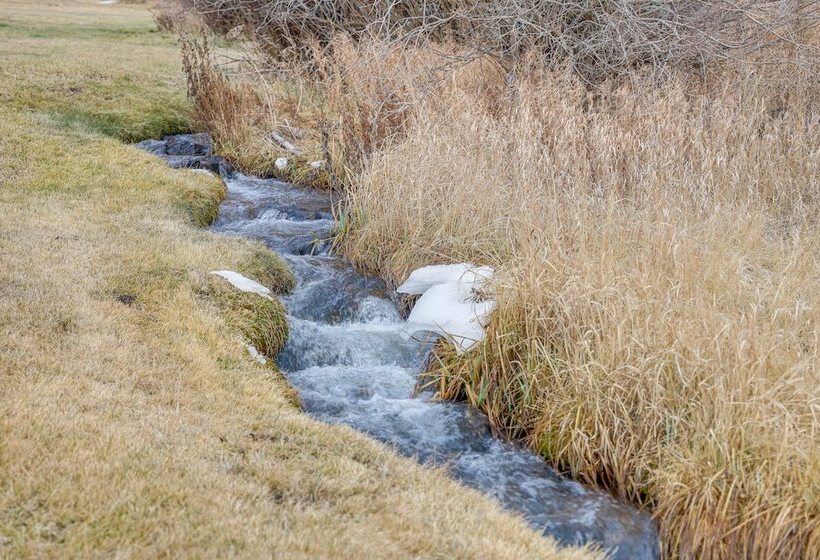 Yellowstone Cabin Getaway Near National Park