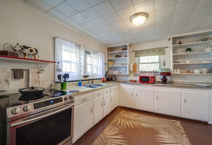 Mtn Cottage W/ Fire Pit In Newland!