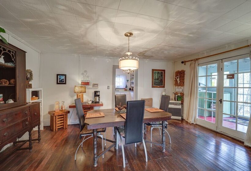 Mtn Cottage W/ Fire Pit In Newland!